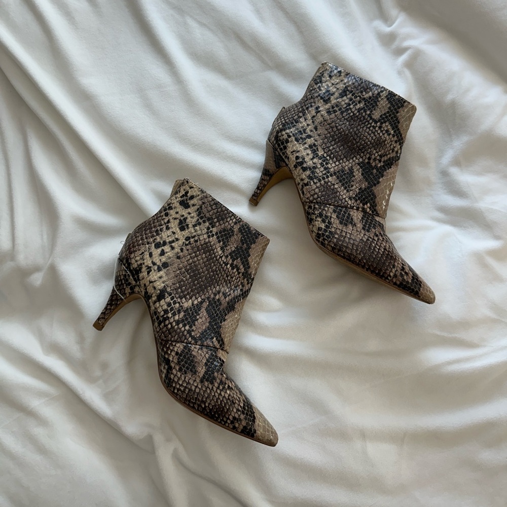Snake-Print Pointed Toe Ankle Boots